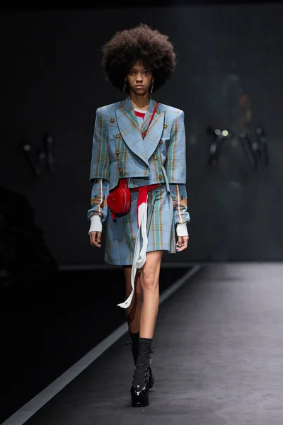 Look 53
